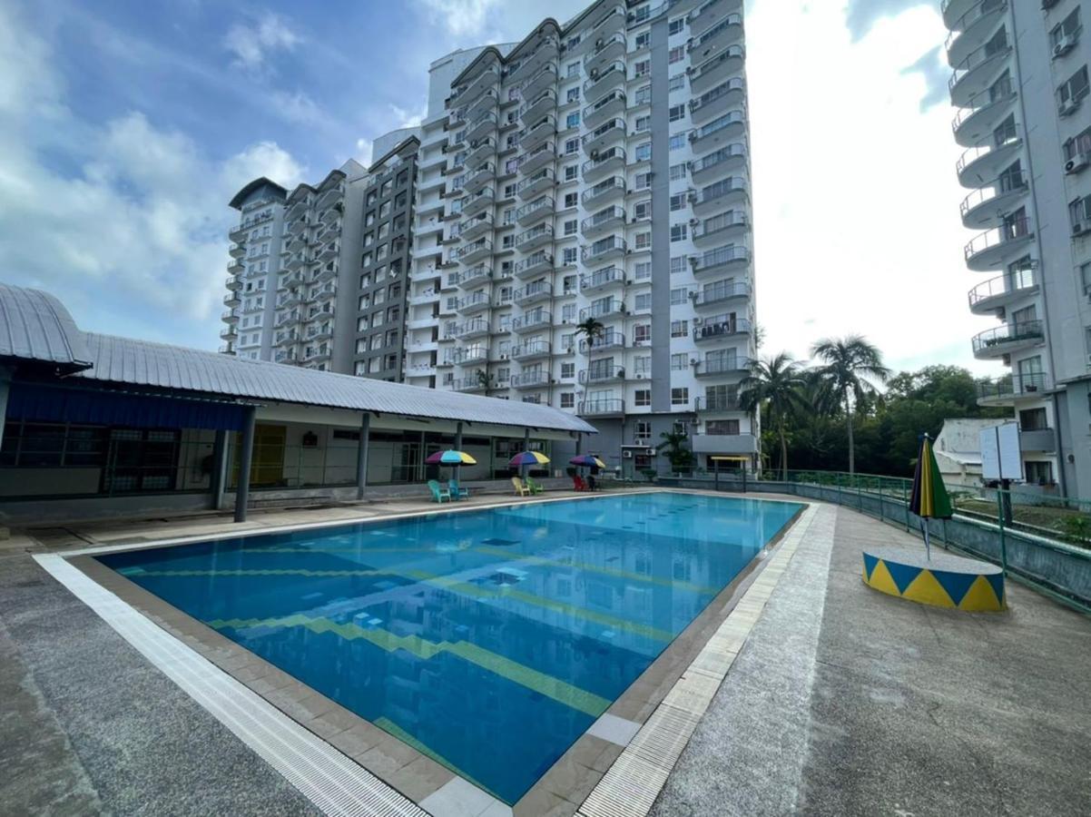 Fullhouse Marina View Villas Apartment Port Dickson Bagian luar foto
