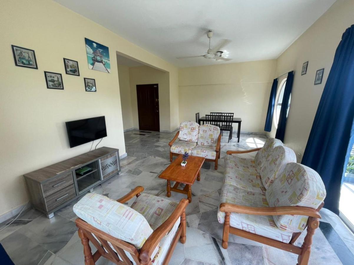 Fullhouse Marina View Villas Apartment Port Dickson Bagian luar foto