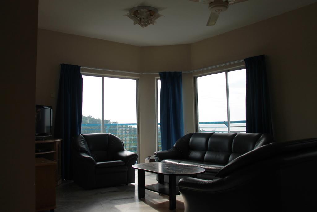 Fullhouse Marina View Villas Apartment Port Dickson Bagian luar foto