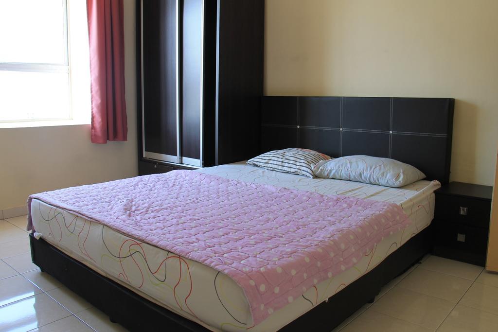Fullhouse Marina View Villas Apartment Port Dickson Bagian luar foto